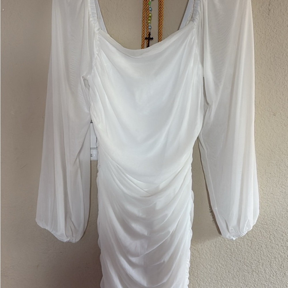 Elegant White Long Sleeve Dress